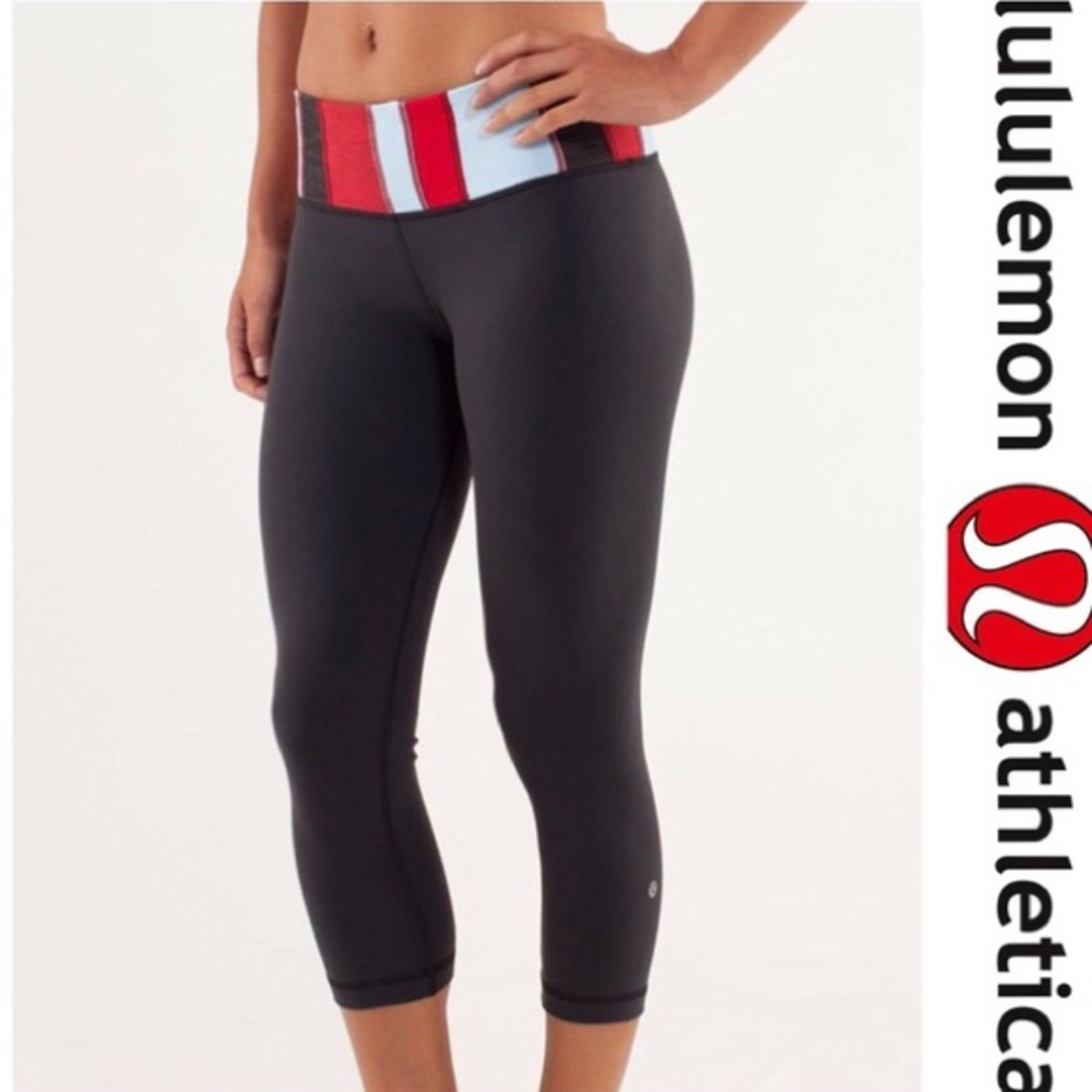 Lululemon Wunder Under Crop (Reversible) - Size 4